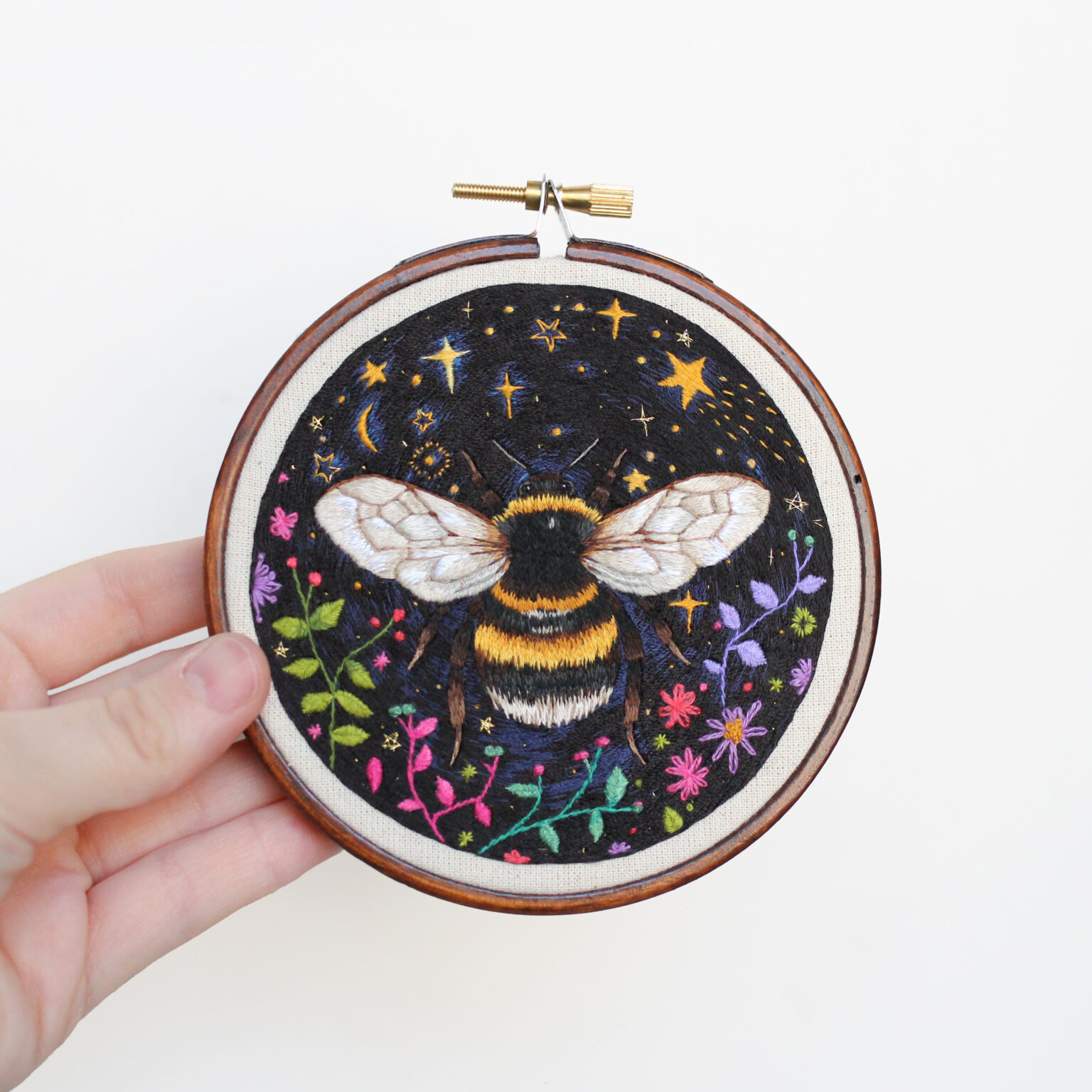 Spotlight: Embroidery Art With Painterly Detail - International Design ...